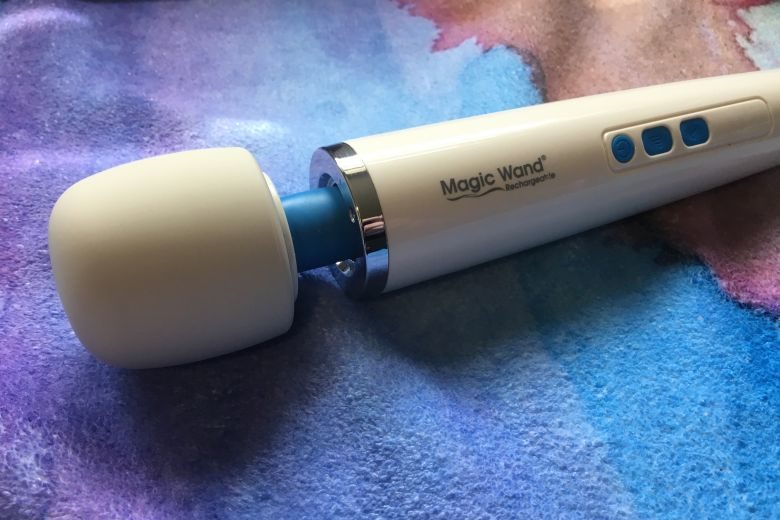 Review Magic Wand Rechargeable Submissive Feminist